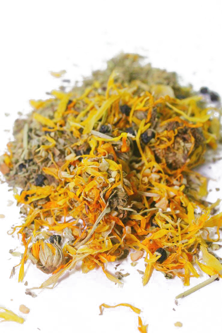 StrongHen Herbs for Chickens: Nesting Box & Coop Blend - Oregano, Garlic, Calendula, Thyme, Basil, Rosemary, Turmeric & more.