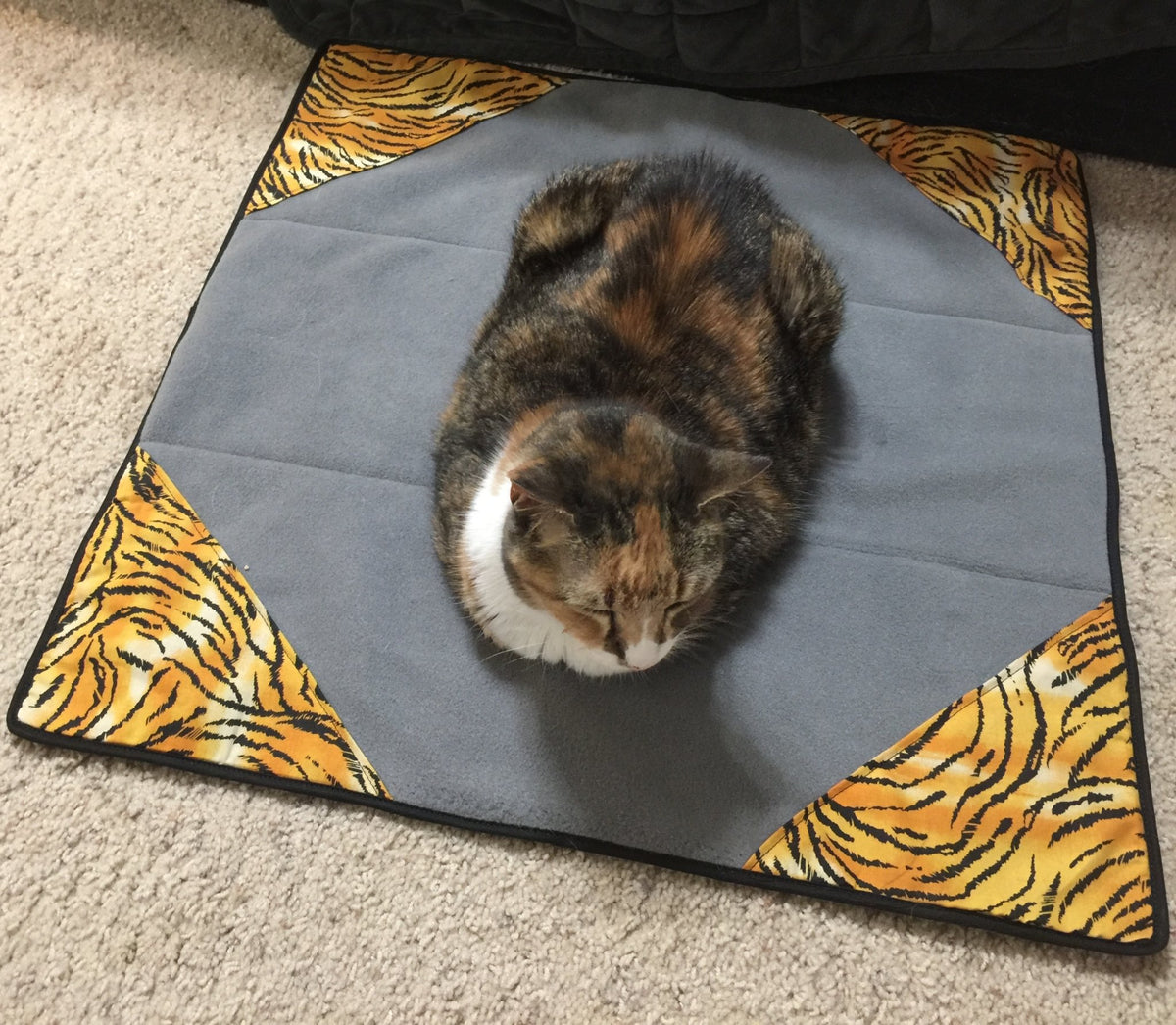 Premium Reversible Pet Sleep Mat 24" X 24" (Made in USA) Tiger Print Corner